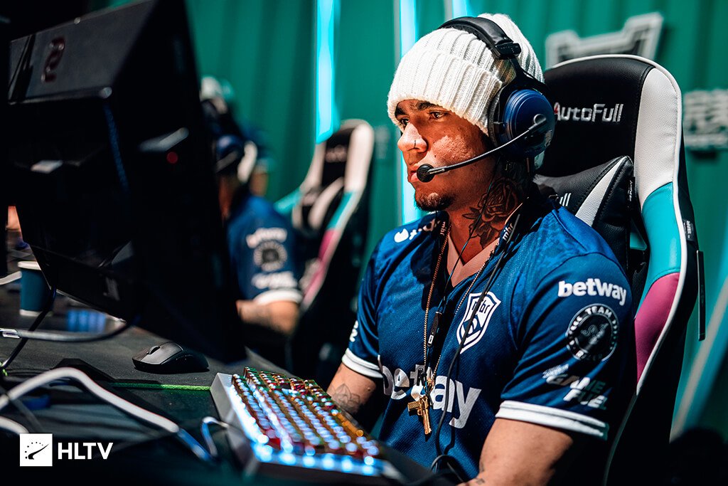 Cs Go Liquid N O D Chances E Elimina Mibr Da Blast Showdown