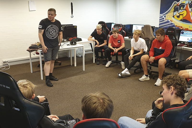 Steel revela que novo companheiro de equipe é professor de CS:GO em escolas da Dinamarca