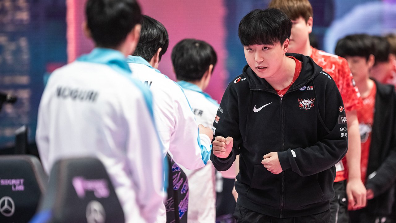 LoL: DAMWON e JDG confirmam favoritismo e seguem para as Quartas do Mundial