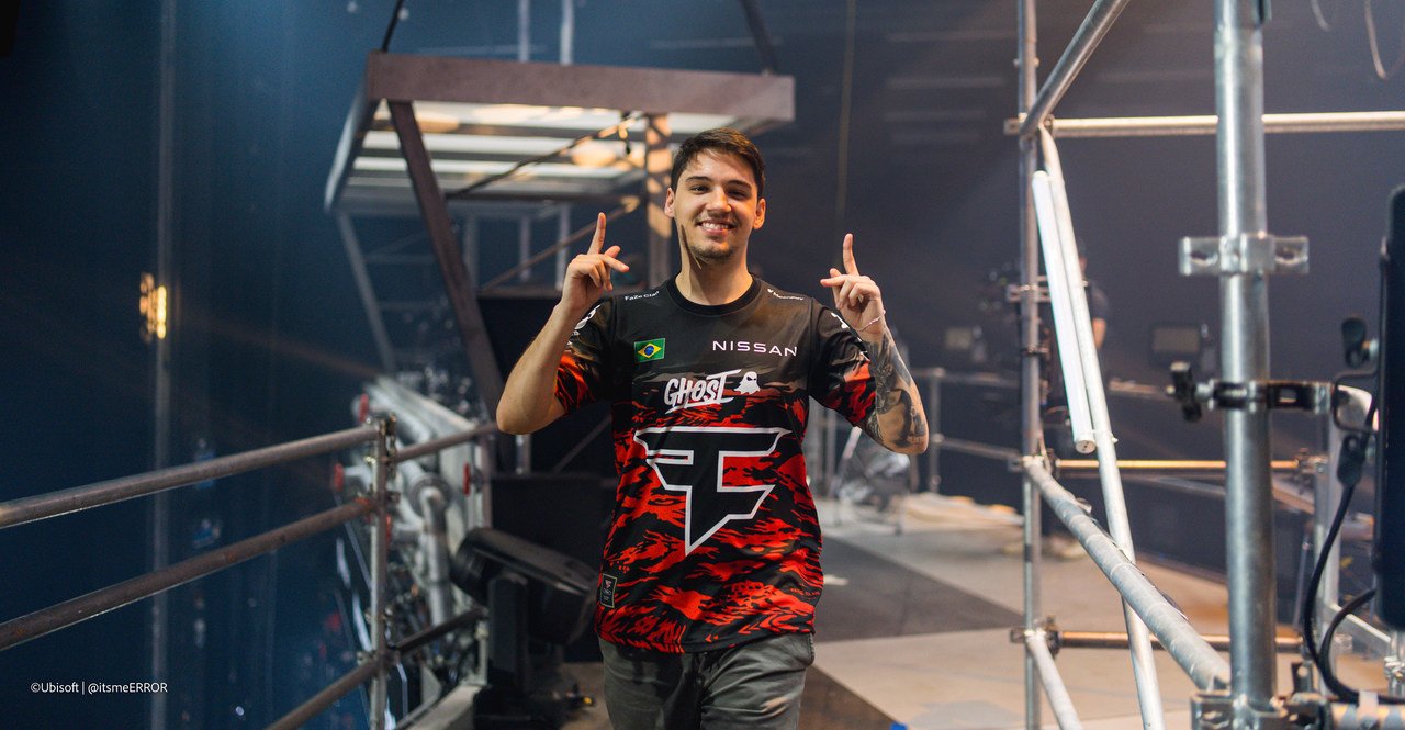 R6-cameram4n