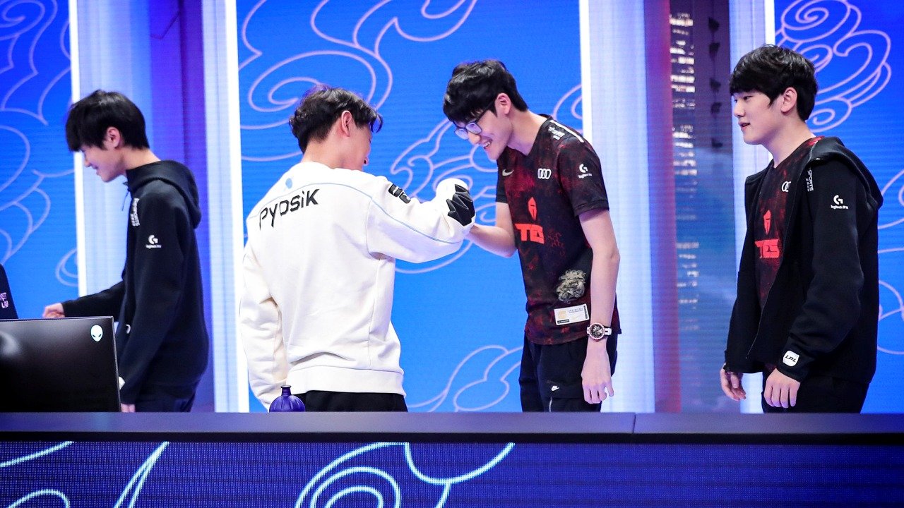 LoL: Em último dia da Fase de Grupos, TES e DRX avançam para as Quartas