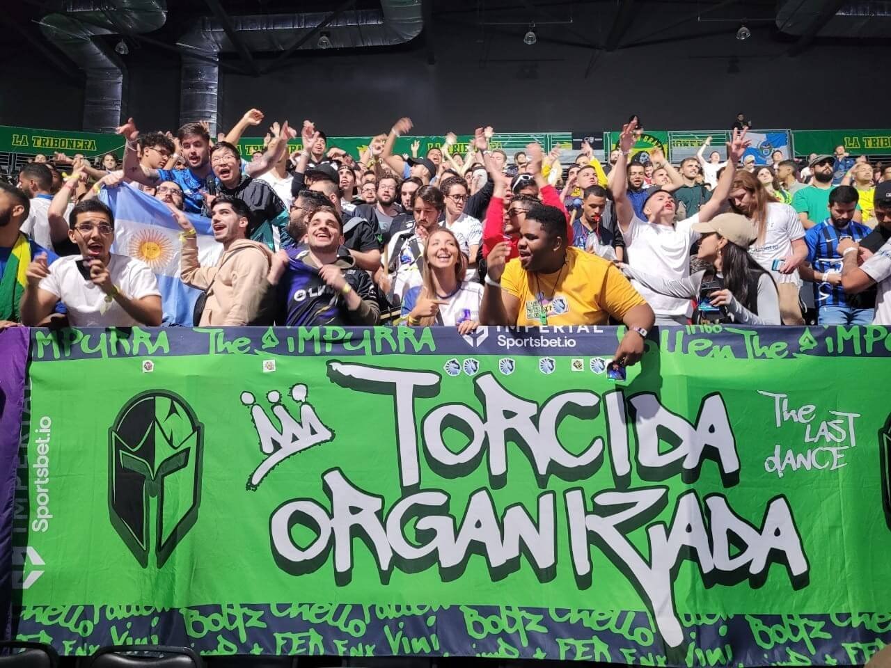 Conheça a Torcida Imperial, o coração do Brasil no Major