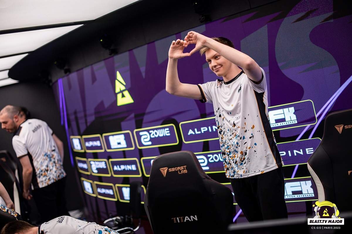 BLAST.tv Paris Major 2023: GamerLegion e Apeks estão nas semifinais