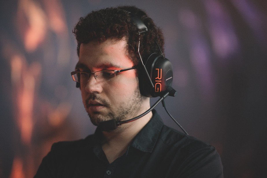 LoL: Caster Gabriel “MiT” Souza é acusado de abuso sexual