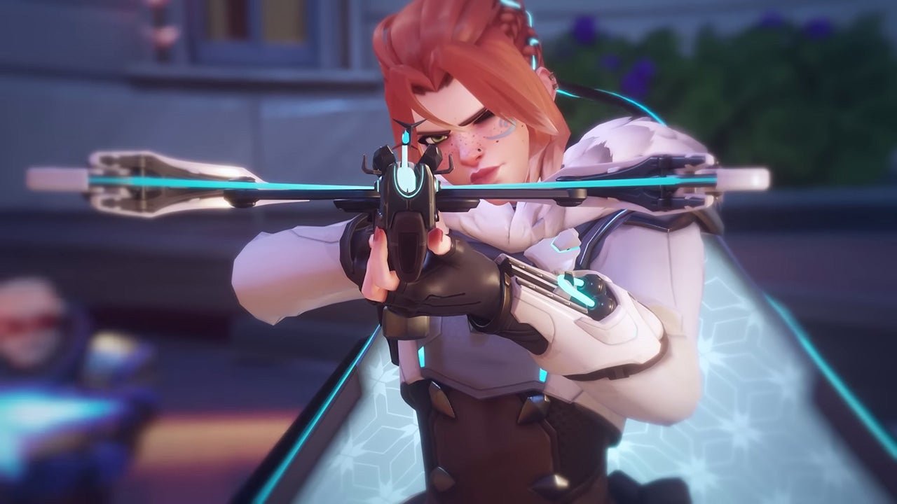 Freja dá longos saltos, plana no ar e tem uma das melhores armas de Overwatch 2