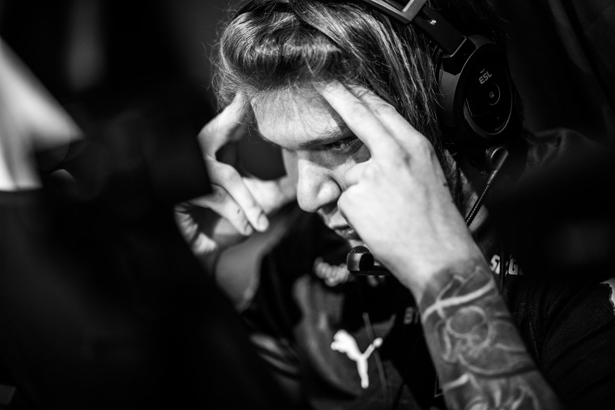 CS2: influencer revela calote de empresa responsável por curso de s1mple