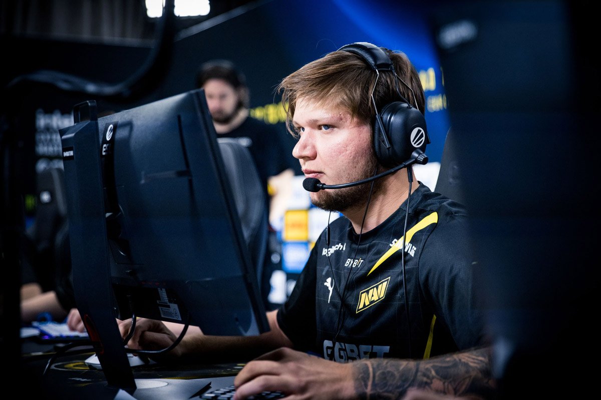 Após eliminação no Major, s1mple retira menção à NAVI do Instagram