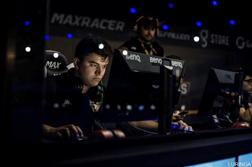 ex-Gorilla Core cede vaga da ESEA Main para a Team oNe