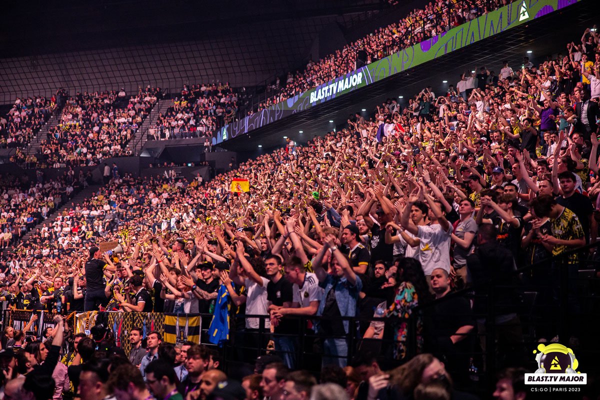 Torcida no BLAST.tv Paris Major