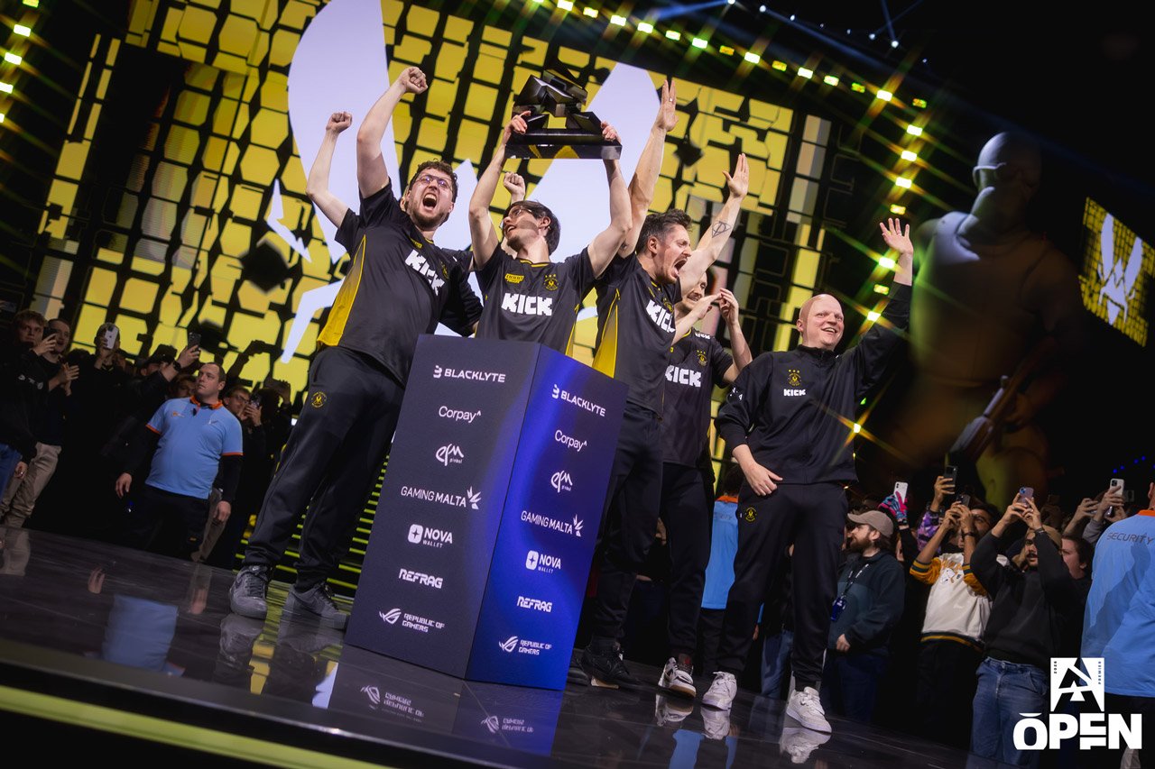 CS2: Vitality vence NAVI e conquista a BLAST Open Rotterdam 2026