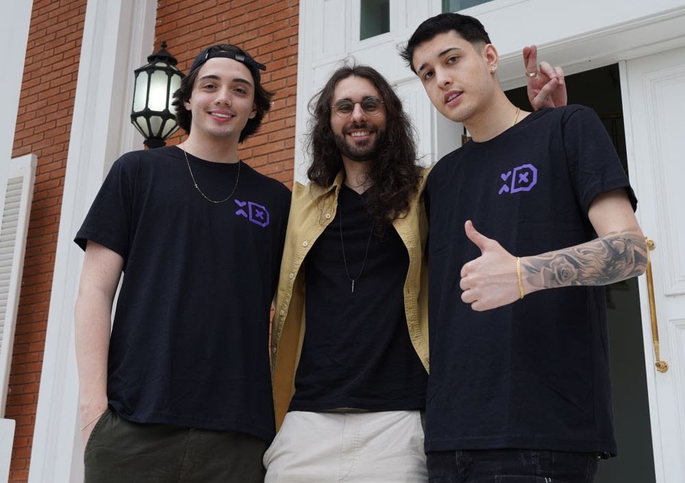 Xisde anuncia mudança de nome para Xis e apresenta time de Fortnite