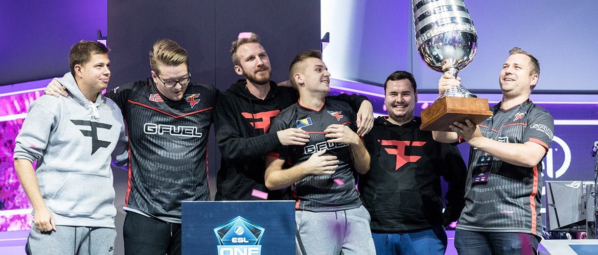 Faze clan team spirit. FAZE Clan 2017 Roster. КС 2017. Olofmeister FAZE Clan. FAZE Clan CS go выиграли Grand slame.