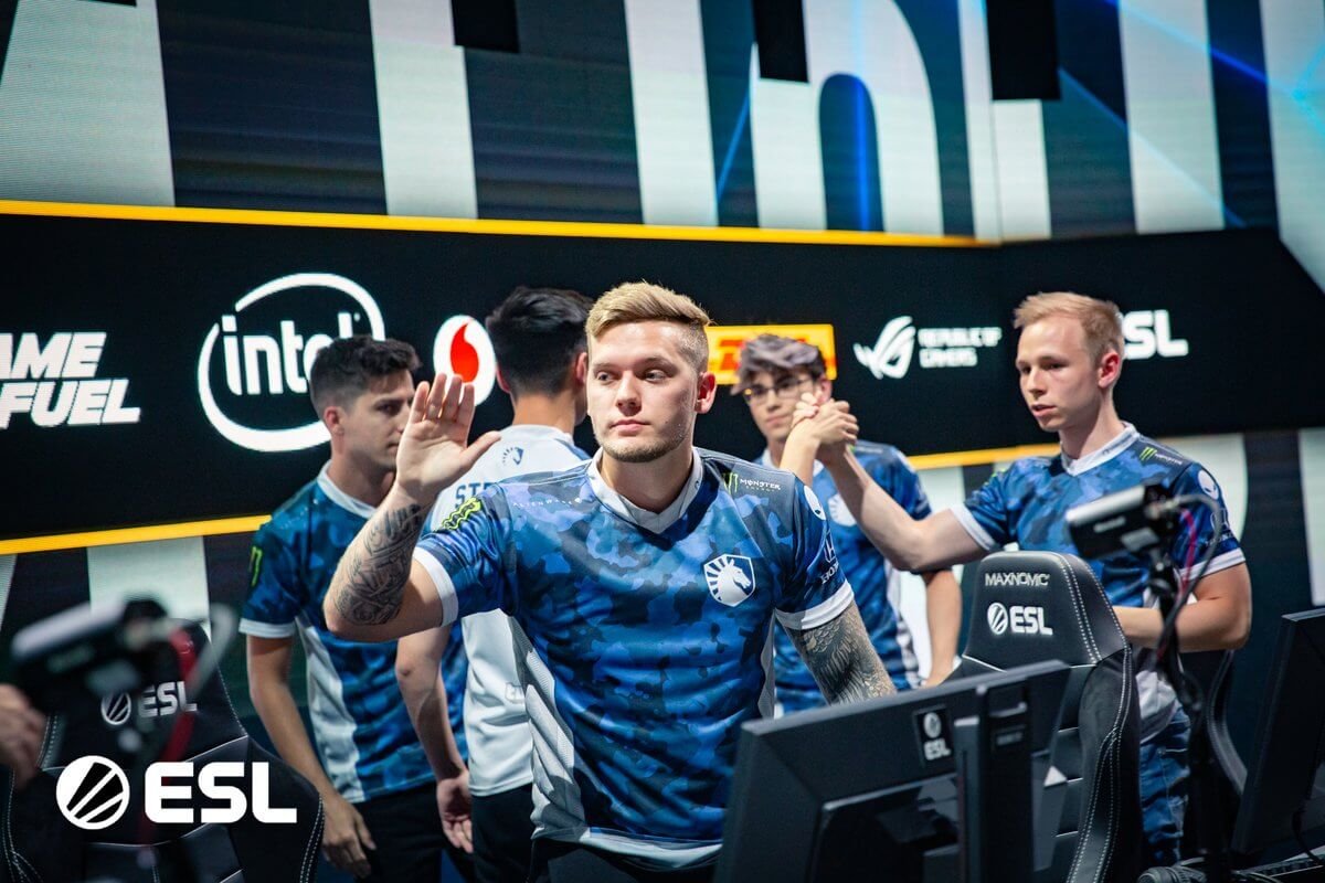 Ликвид газ. ESL one Cologne 2019 Natus Vincere: the. Нитро КС го Ликвид. Аналитики КС го Ликвид. Легенды КС го игроки.