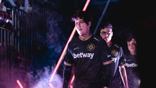 six invitational ninjas in pyjamas