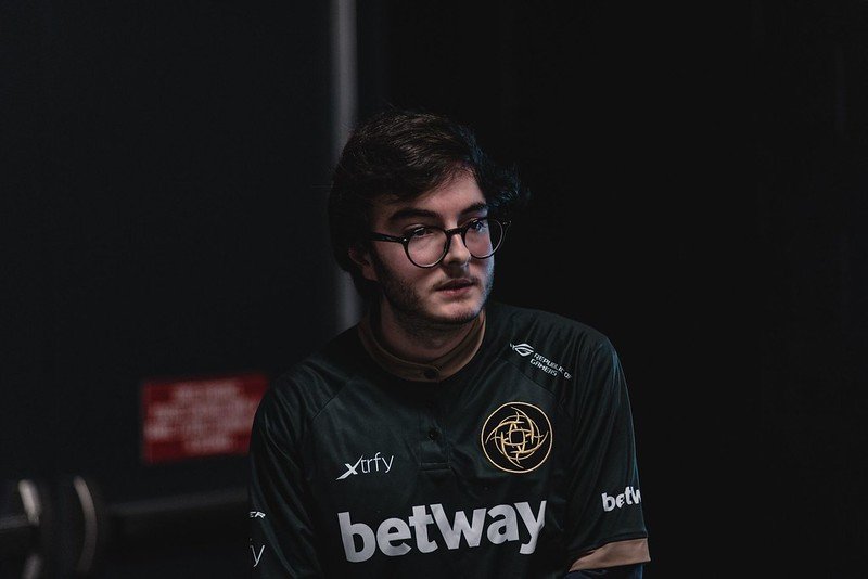 six invitational muzi