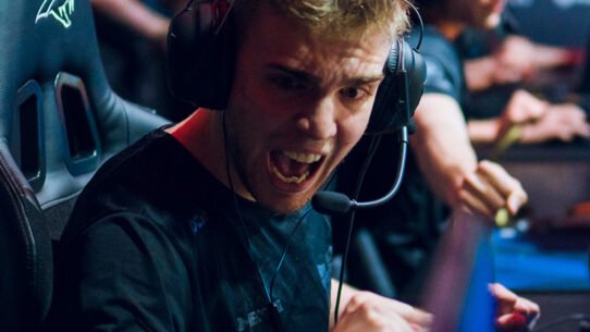 r6 alem4o jogada mês