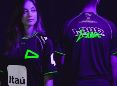 cropped-LOUD-Uniforme.jpg