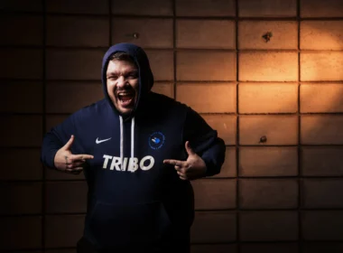 Gaules com casaco da Tribo