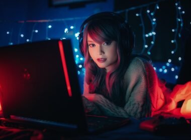 Garota gamer notebook