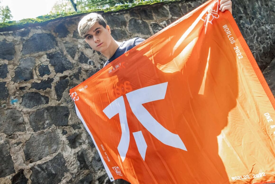 bandeira Fnatic