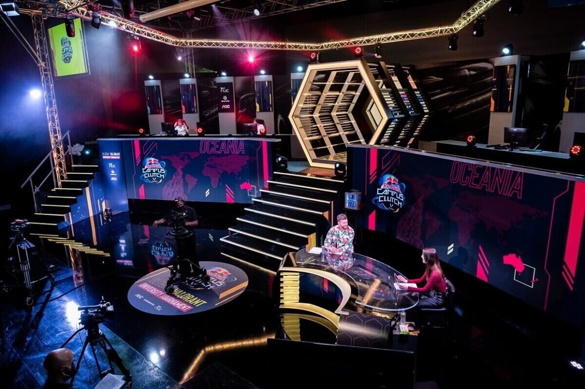 Red Bull Campus Clutch