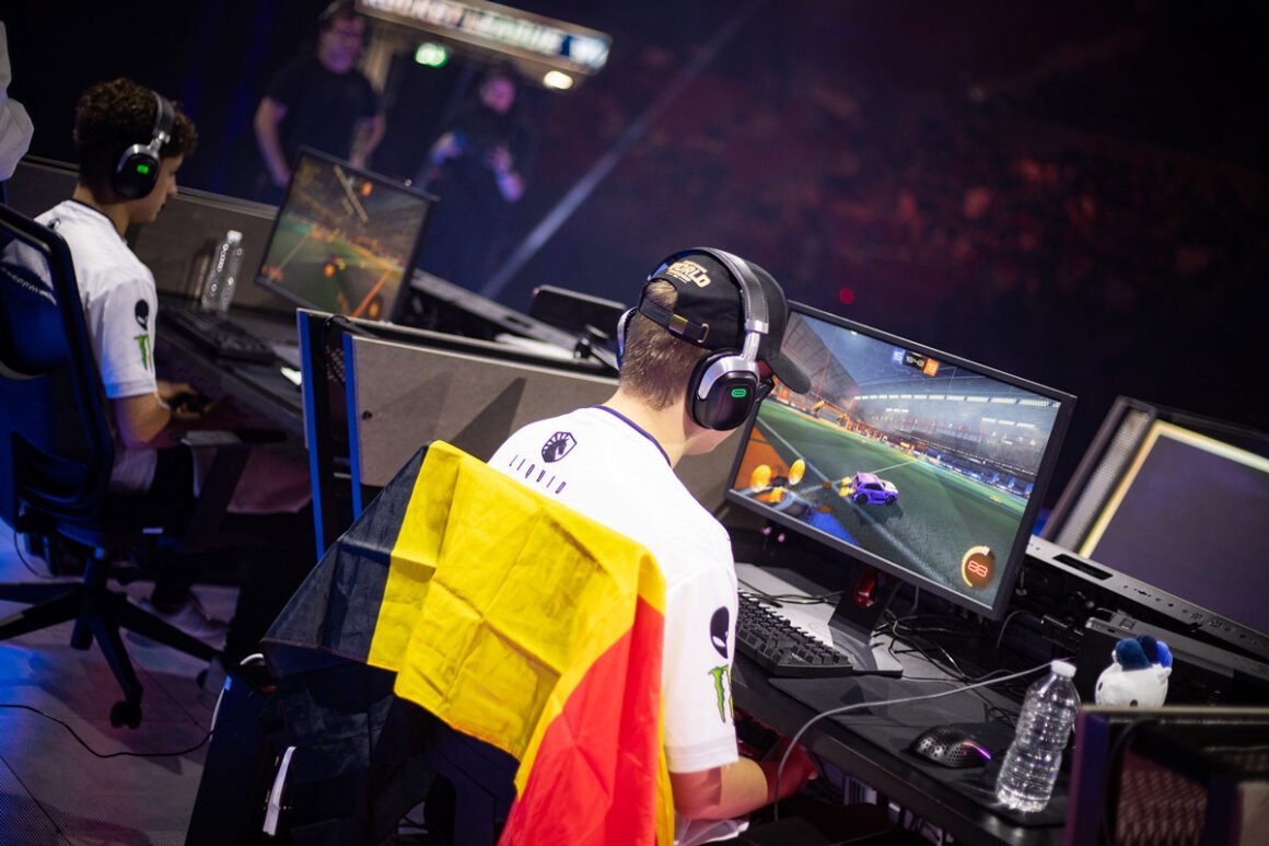 Jogador da Liquid jogando Rocket League