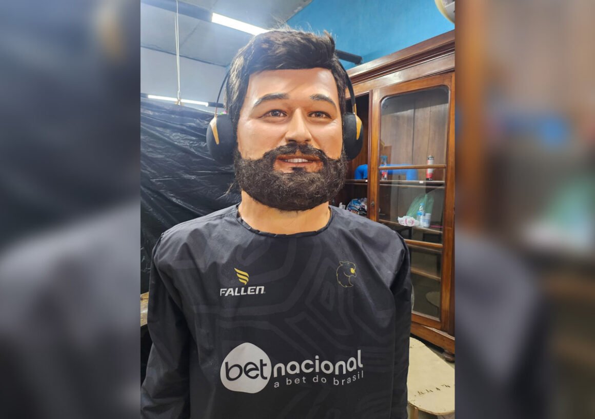 FalleN como Boneco de Olinda