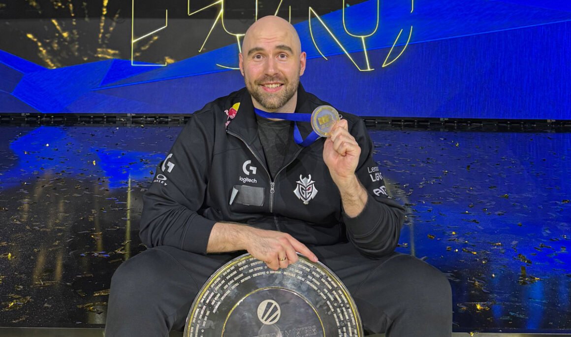 TaZ com o troféu do IEM Dallas 2024