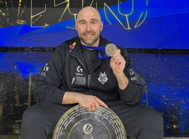TaZ com o troféu do IEM Dallas 2024